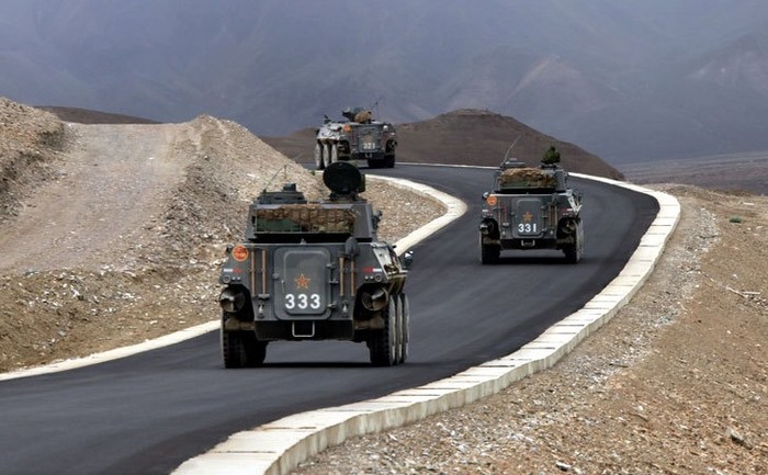 Xe bọc thép Trường Long - Quân đội Trung Quốc bất ngờ xuất hiện ở cao nguyên Tây Tạng (ảnh tư liệu)